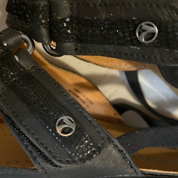 Revere~Rio~Onyx/BlackLizard~Leather~Adjustable Hook & Loop Strap~Sandal~Size 10 - Picture 8 of 14